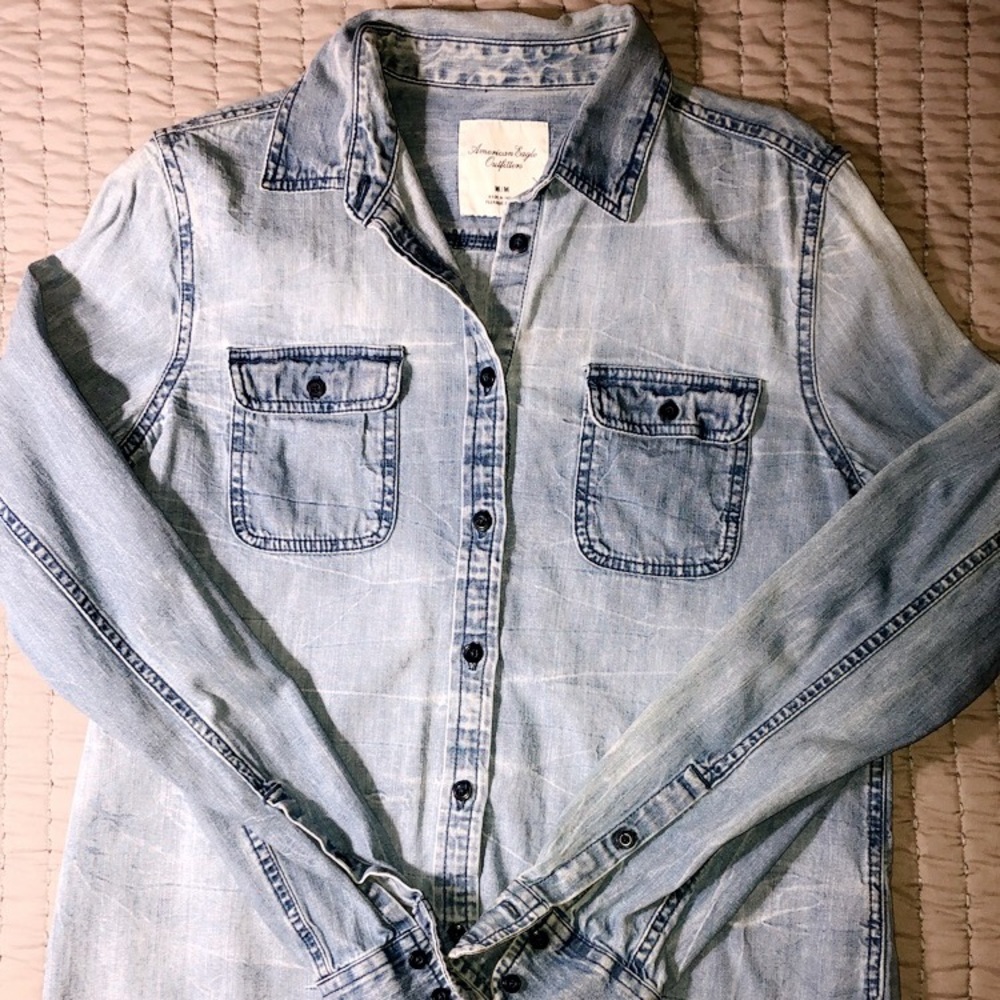 🍎A+E Denim Button-Up Shirt🍎